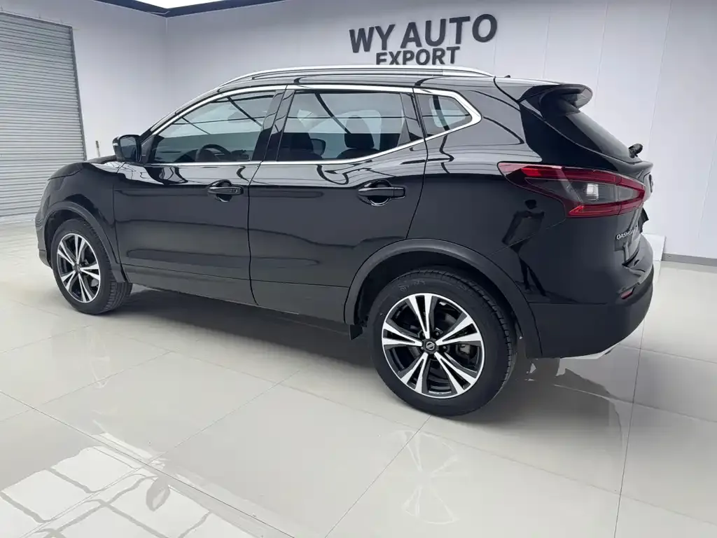 Nissan Qashqai — фото 10