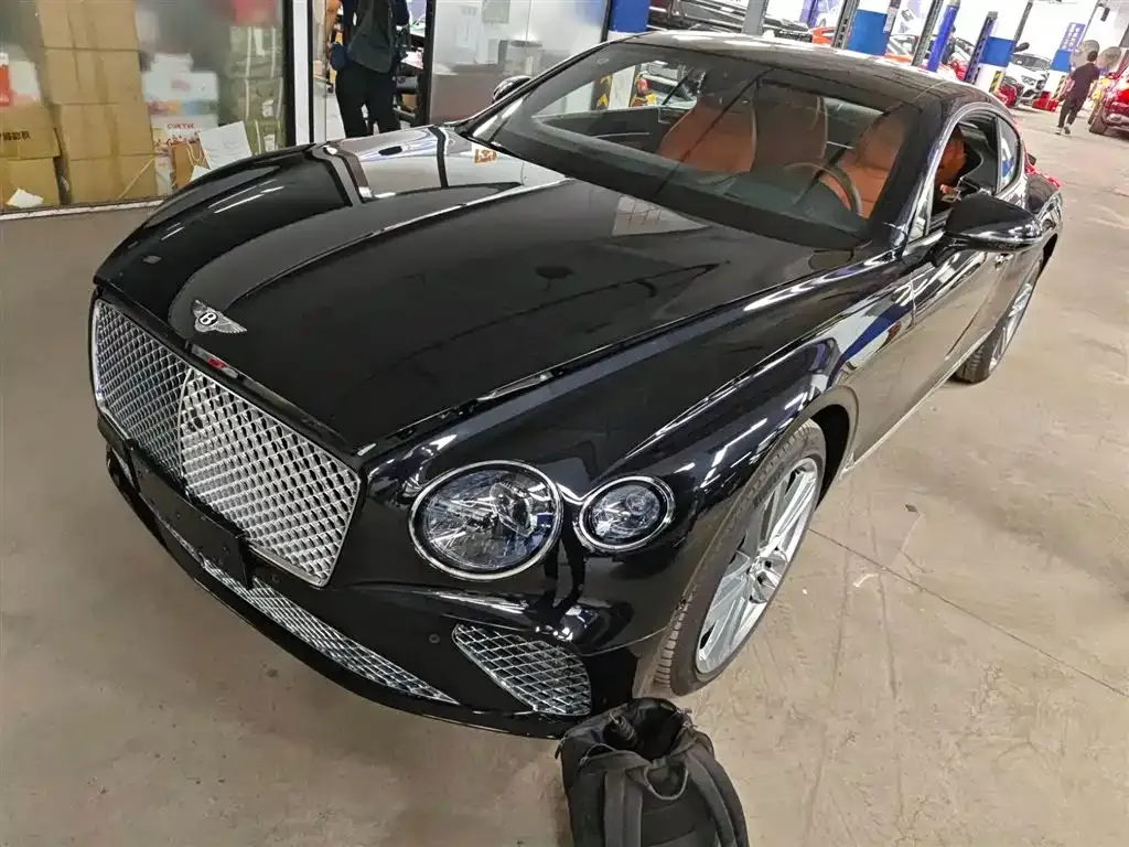Bentley Continental — фото 1