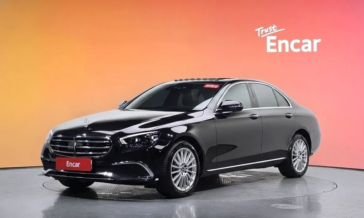 Mercedes-Benz E-Class — фото 1