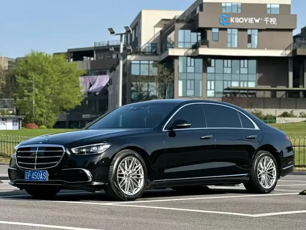 Mercedes-Benz S-Class — фото 1