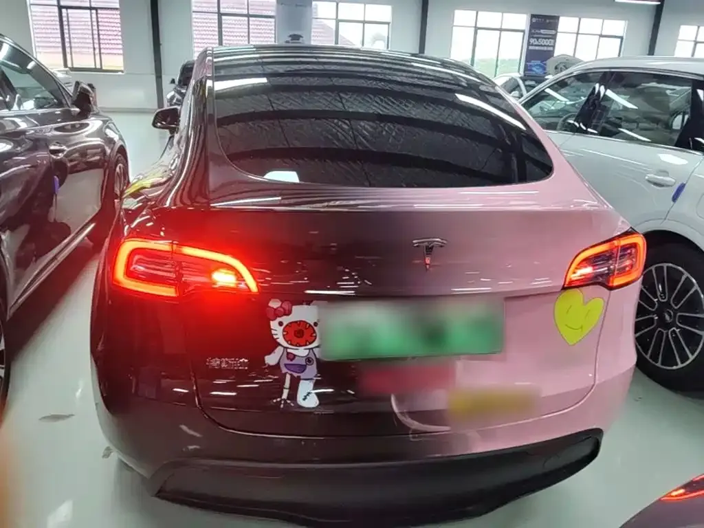 Tesla Model Y — фото 9