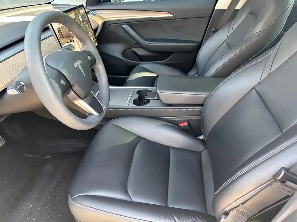Tesla Model 3 — фото 8
