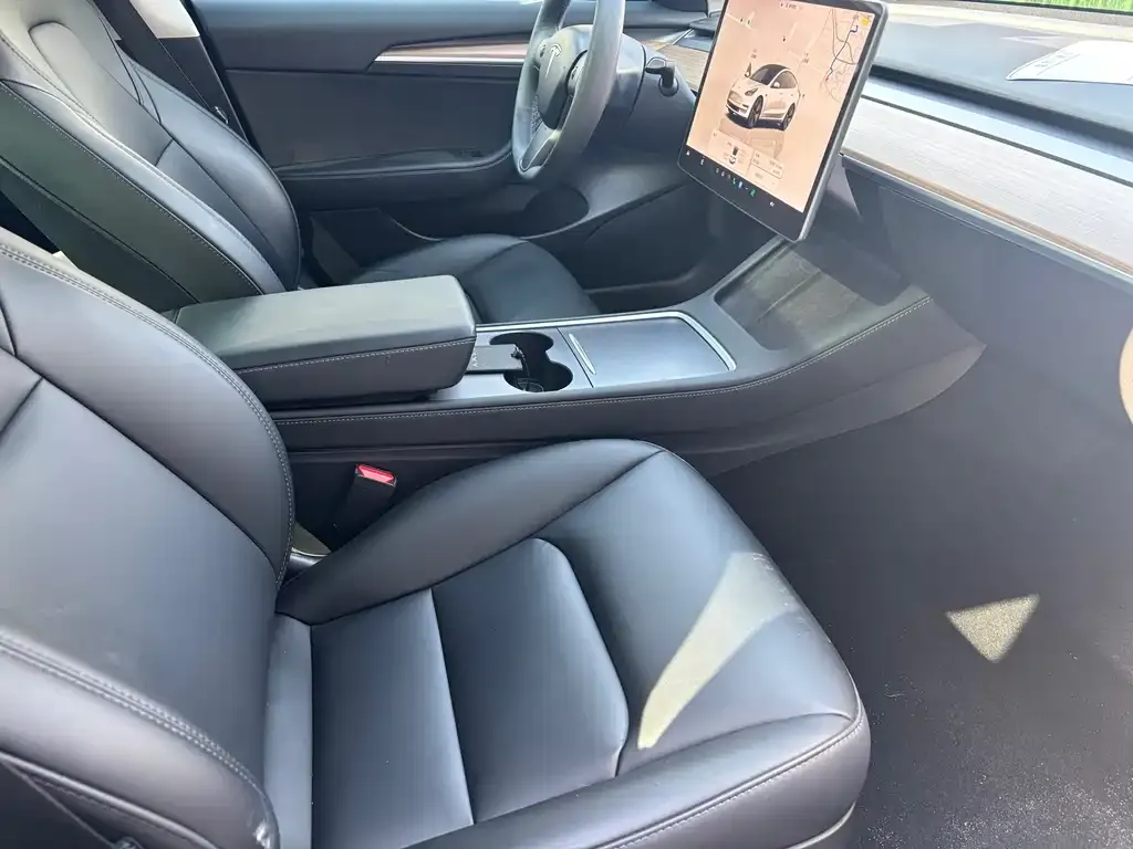 Tesla Model 3 — фото 5