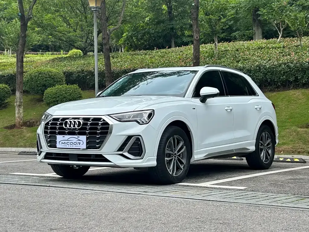 Audi Q3 — фото 1
