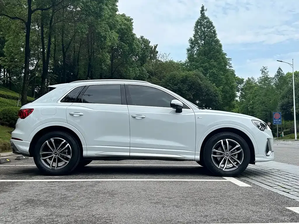 Audi Q3 — фото 10