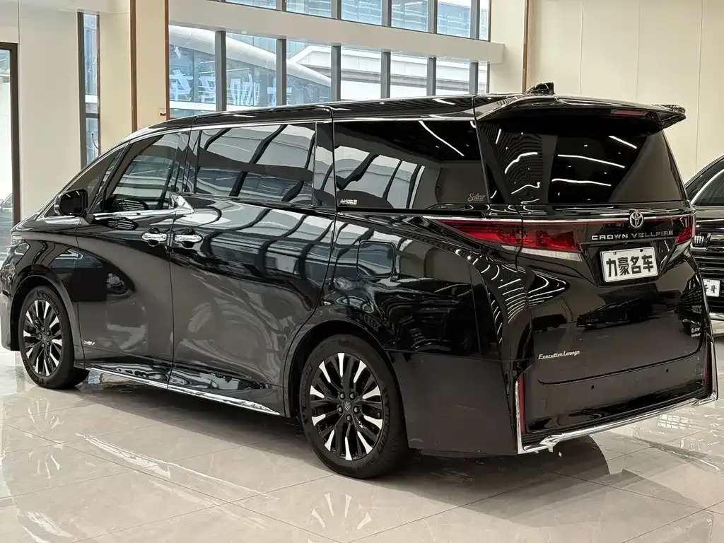 Toyota Vellfire — фото 7