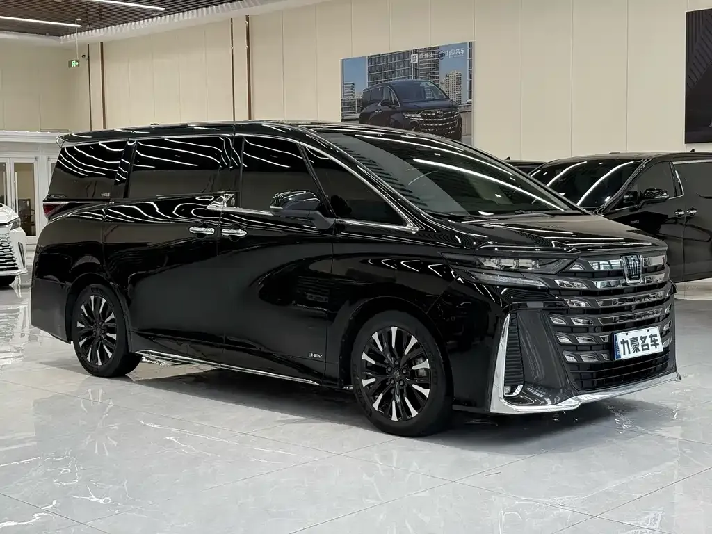 Toyota Vellfire — фото 4