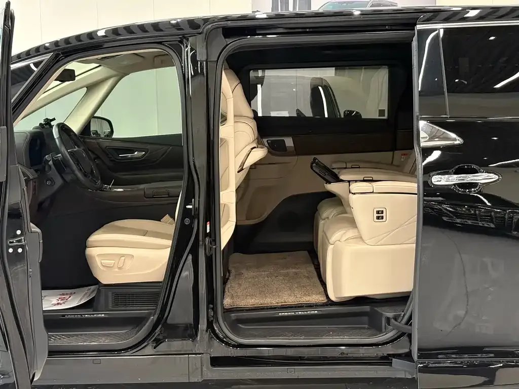 Toyota Vellfire — фото 6