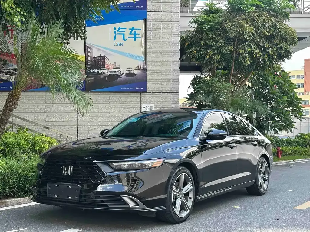 Honda Accord — фото 1
