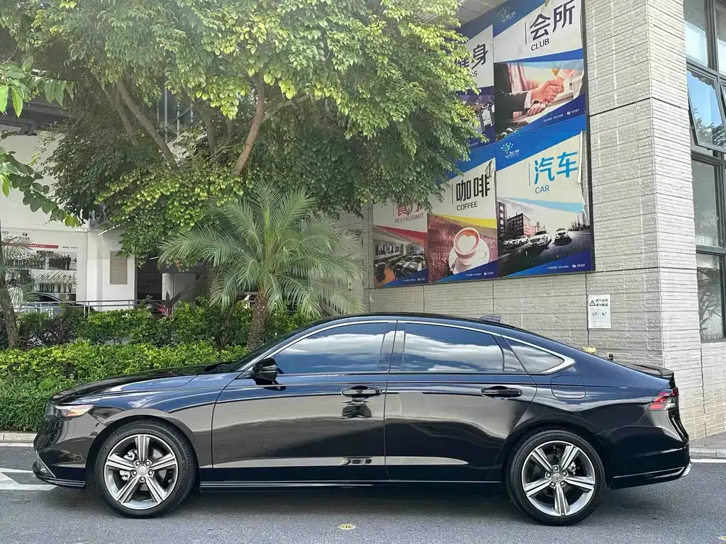 Honda Accord — фото 9