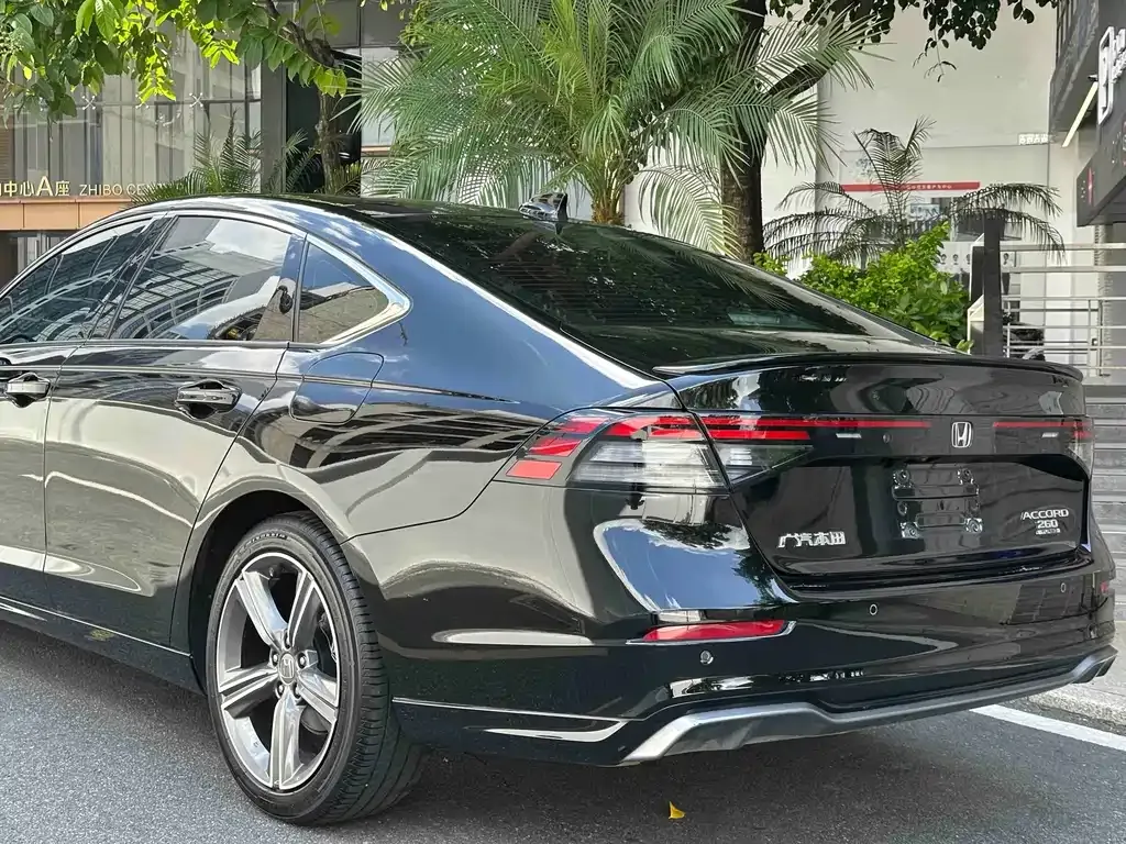 Honda Accord — фото 10