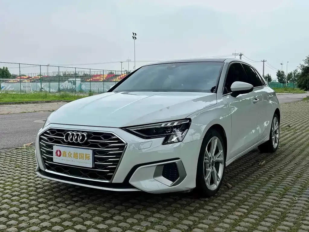 Audi A3 — фото 1