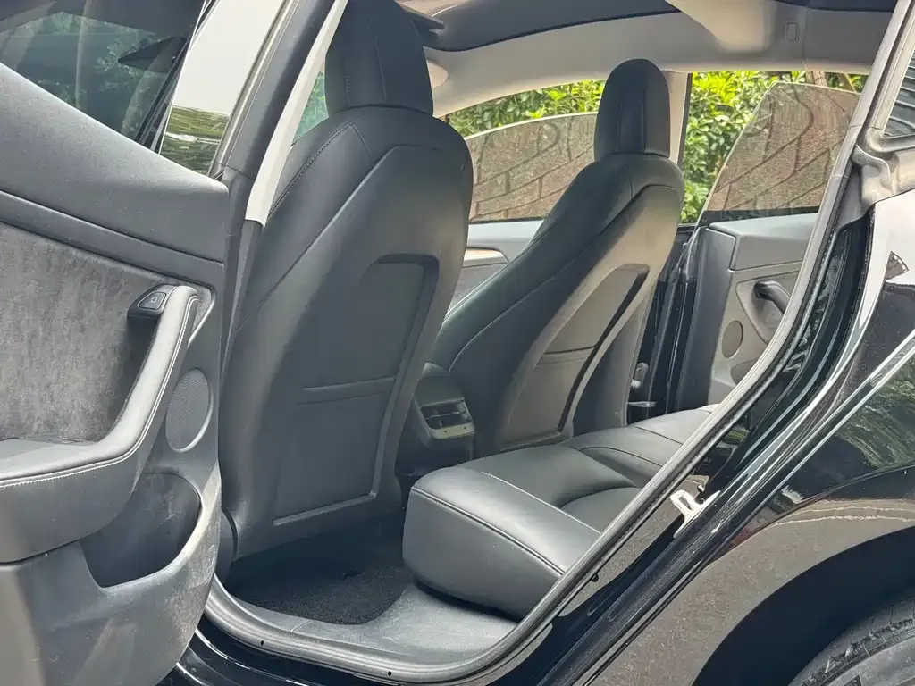 Tesla Model 3 — фото 6