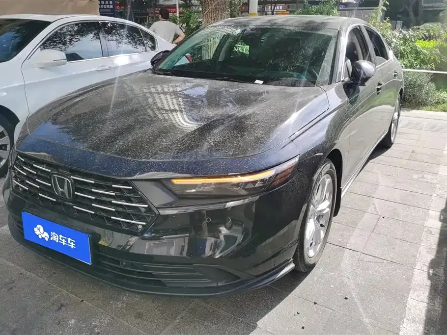 Honda Accord — фото 1