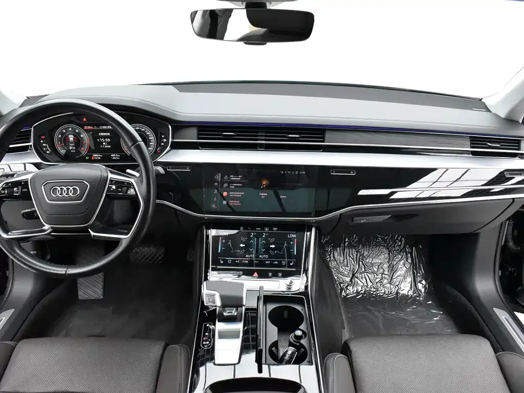 Audi A8 — фото 3