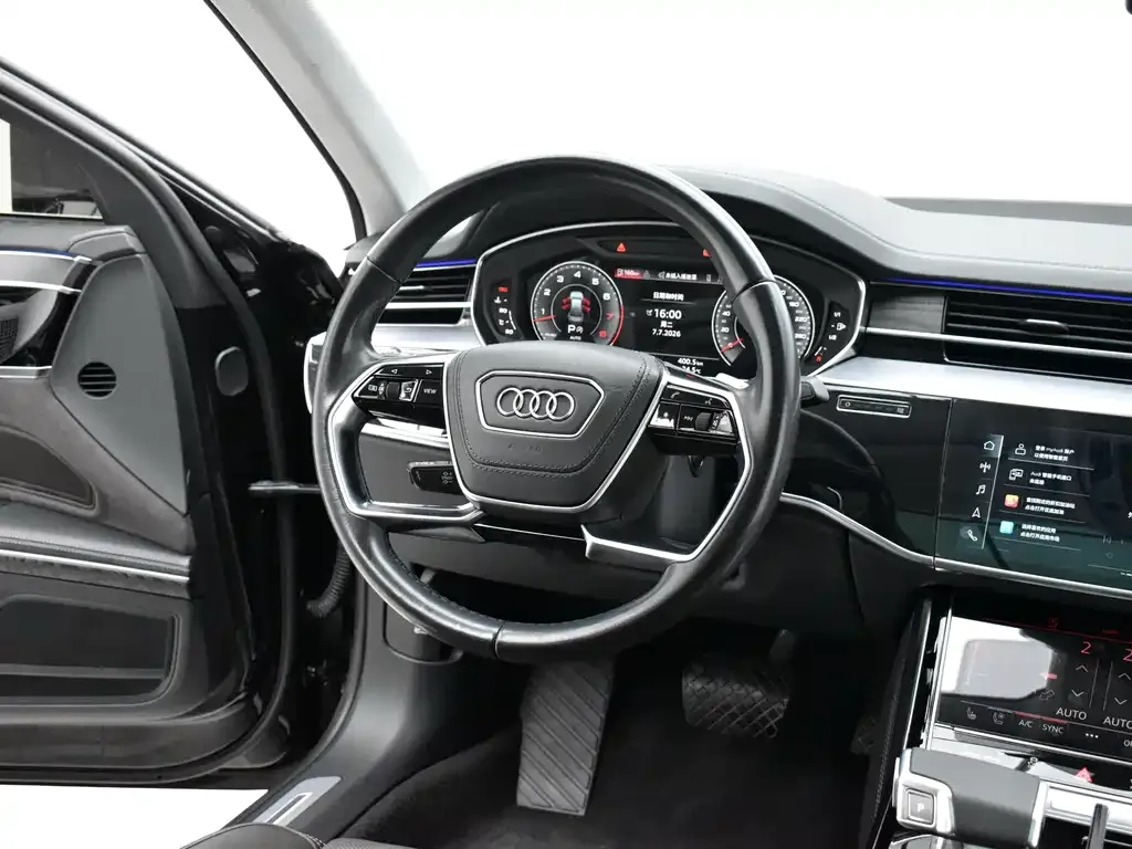 Audi A8 — фото 8