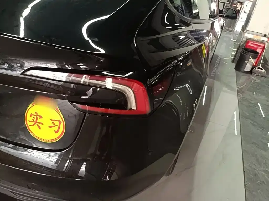 Tesla Model 3 — фото 10