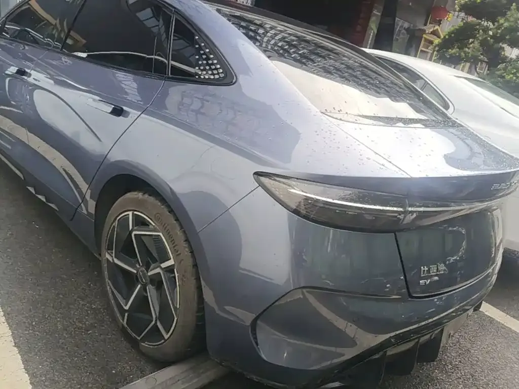 BYD Seal — фото 8