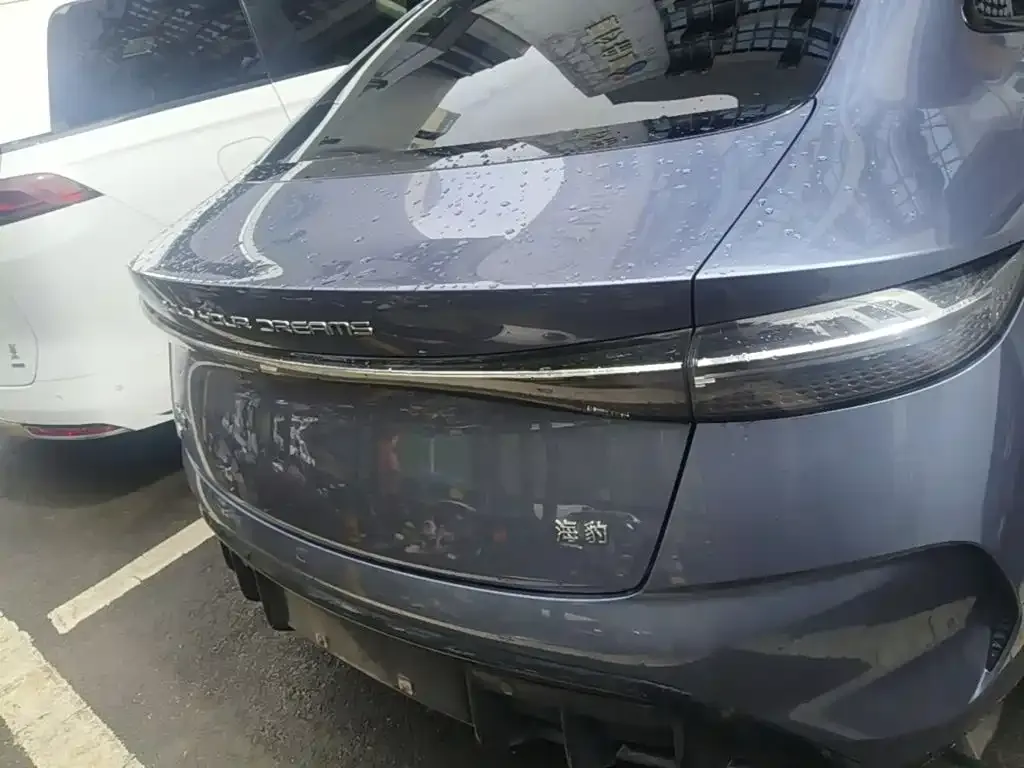 BYD Seal — фото 9