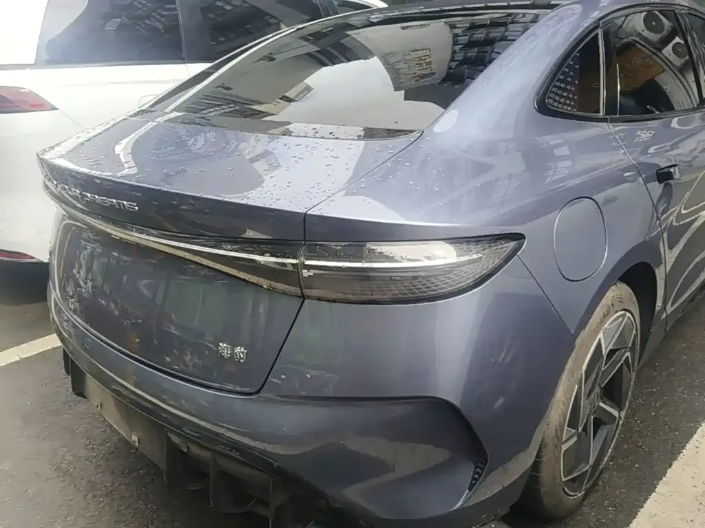 BYD Seal — фото 10