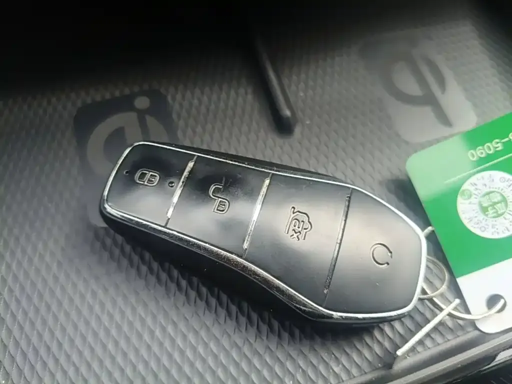 BYD Seal — фото 3