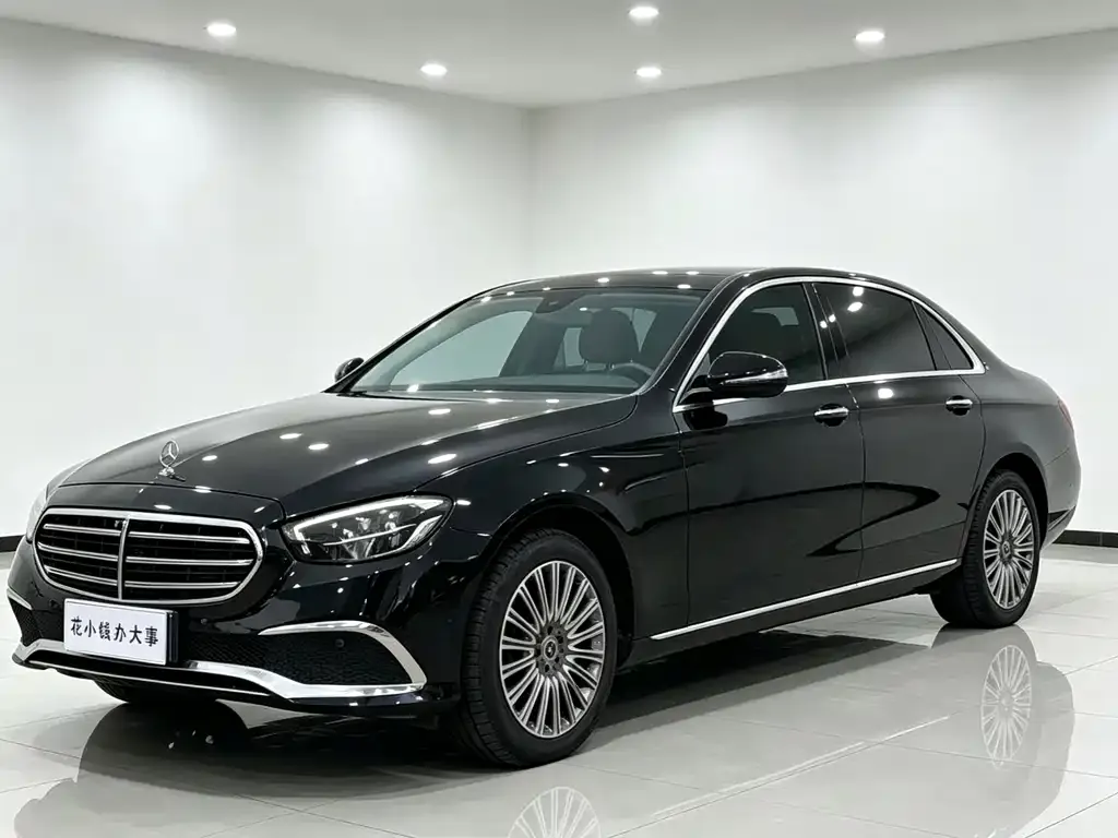 Mercedes-Benz E-Class — фото 1