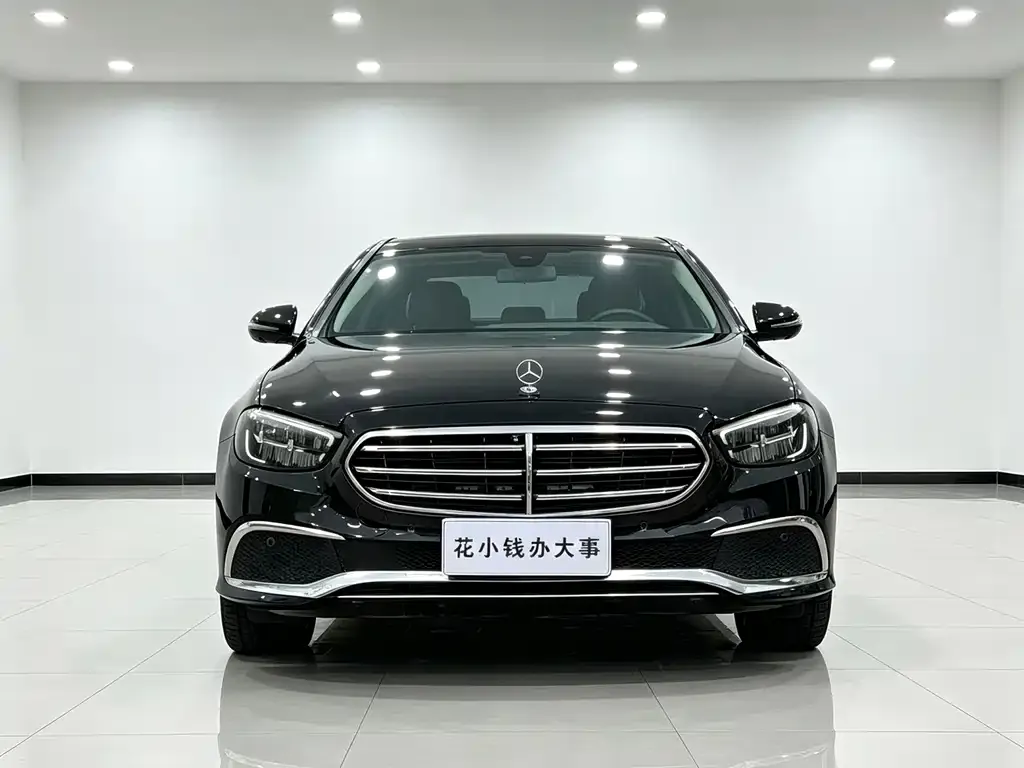Mercedes-Benz E-Class — фото 2