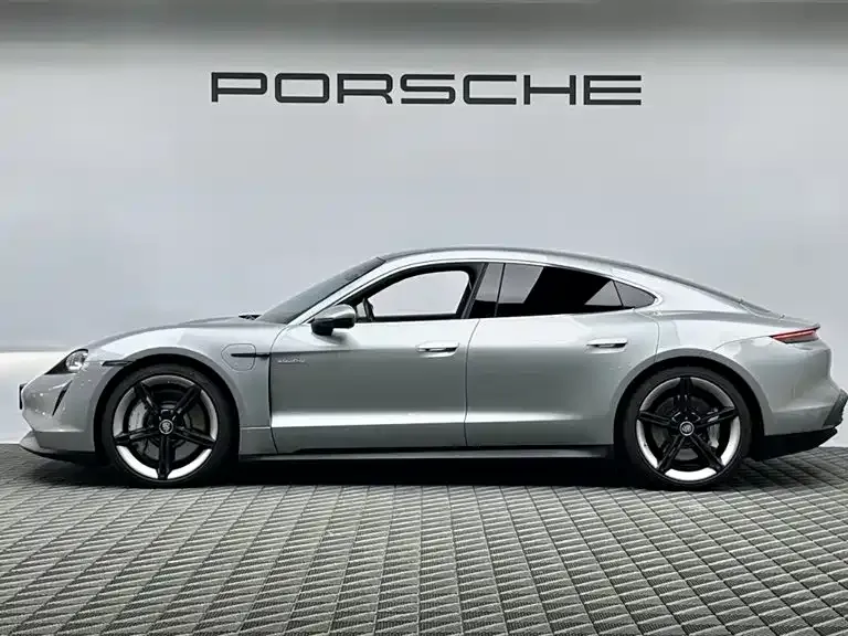 Porsche Taycan — фото 10