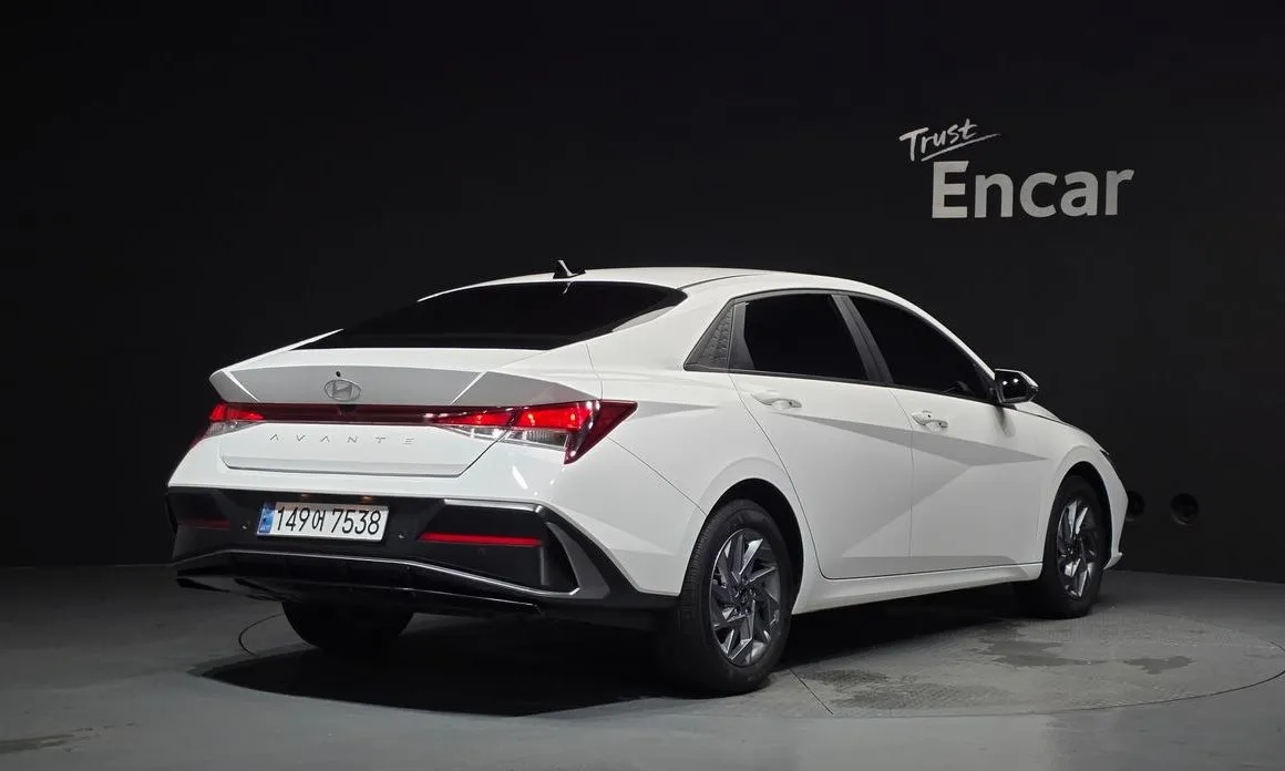 Hyundai AVANTE — фото 3