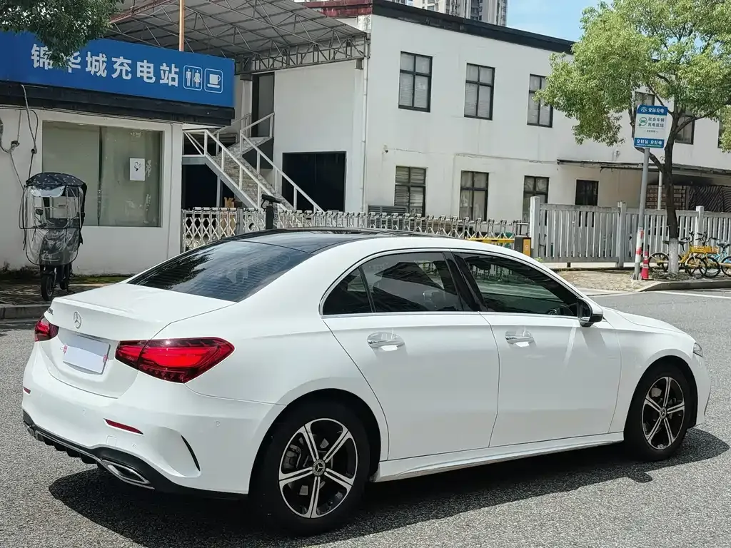 Mercedes-Benz A-Class — фото 10