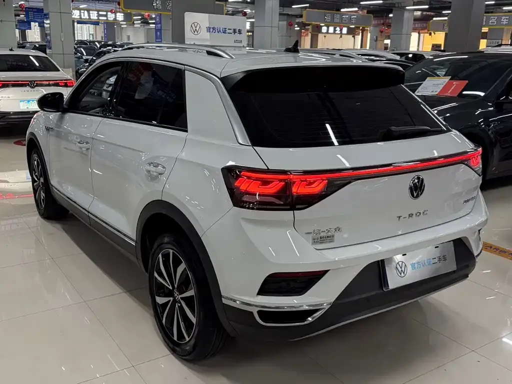 Volkswagen T-Roc — фото 3