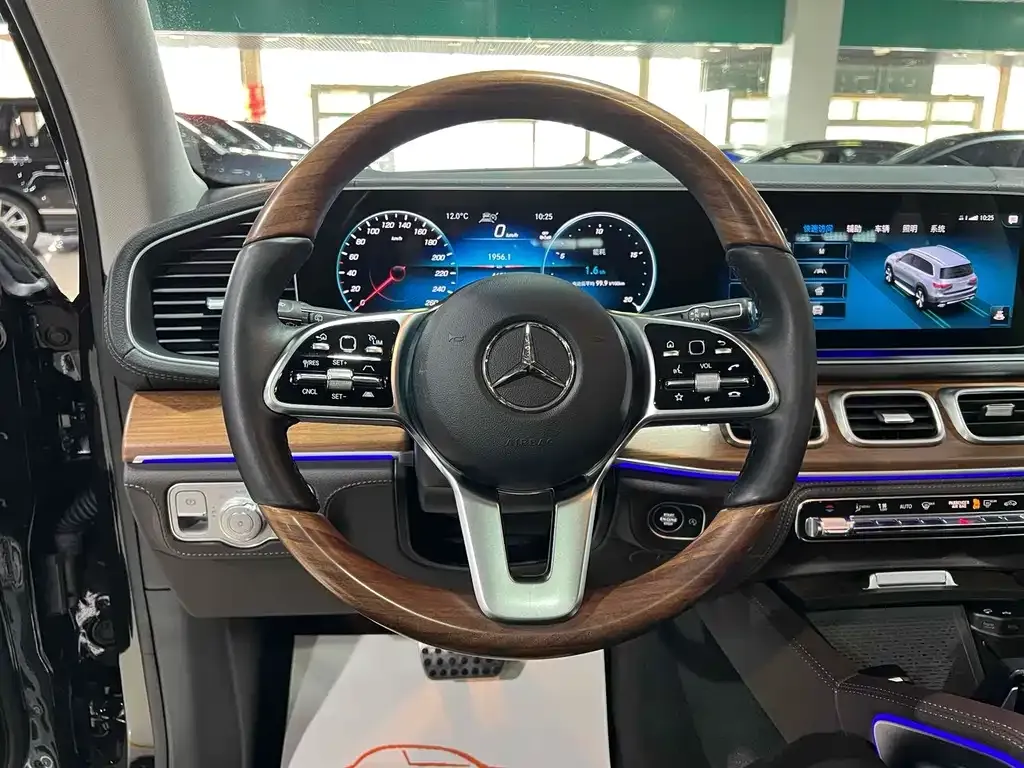 Mercedes-Benz GLS — фото 3
