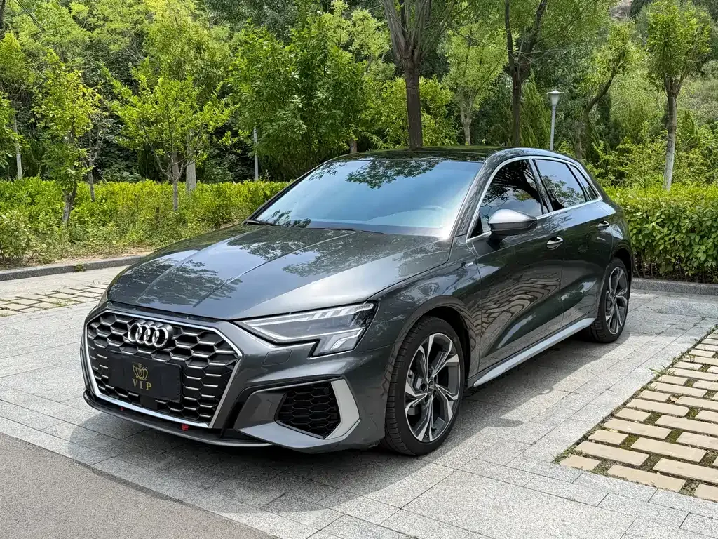 Audi A3 — фото 1