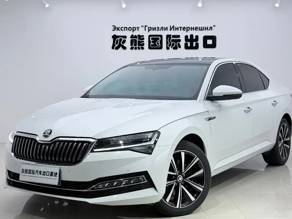 Skoda Superb — фото 1