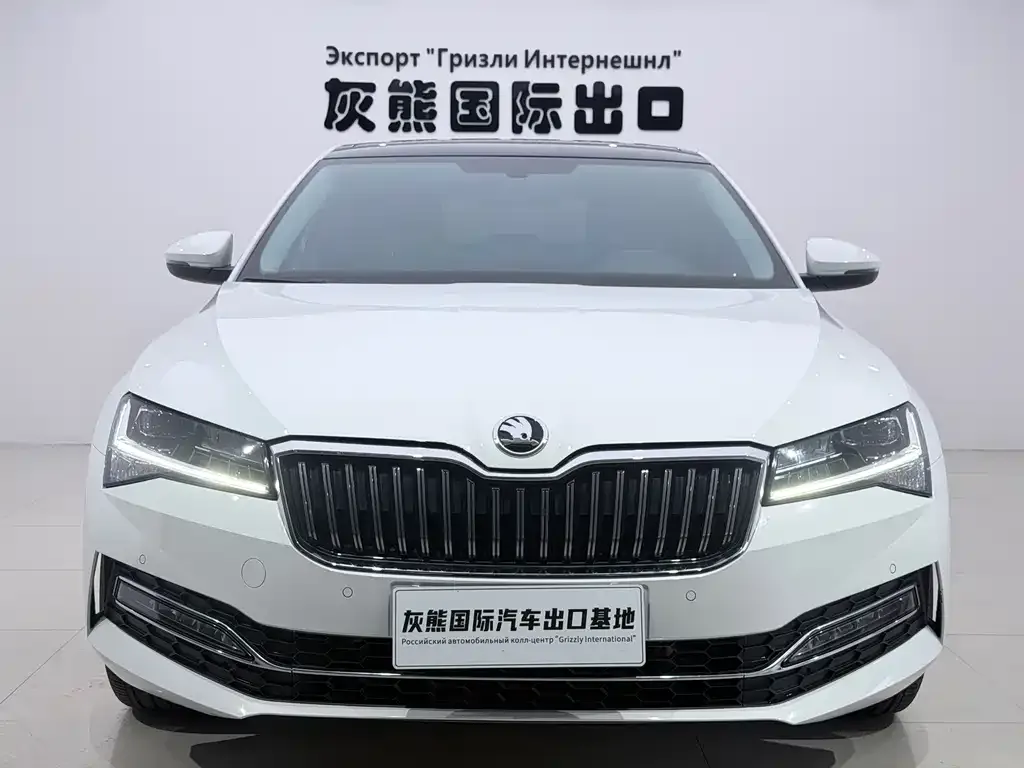 Skoda Superb — фото 2