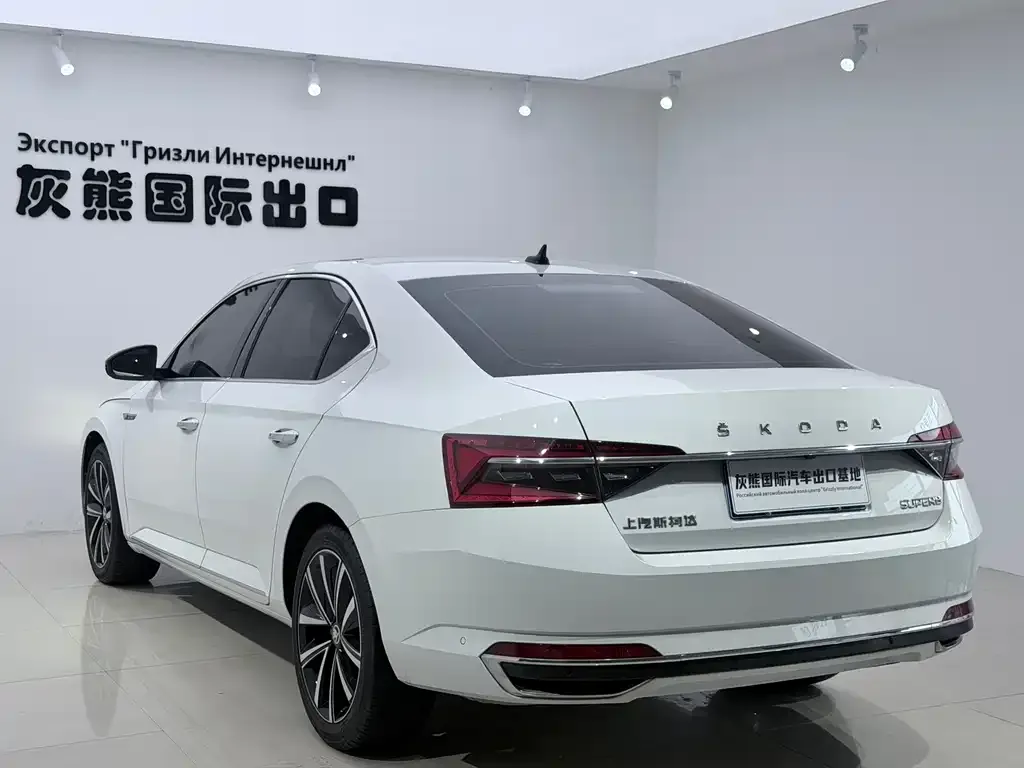 Skoda Superb — фото 3