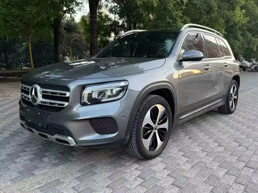 Mercedes-Benz GLB — фото 1