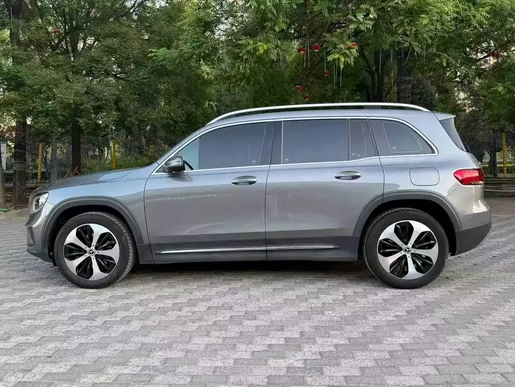 Mercedes-Benz GLB — фото 10