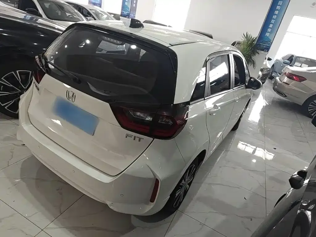 Honda Fit — фото 5