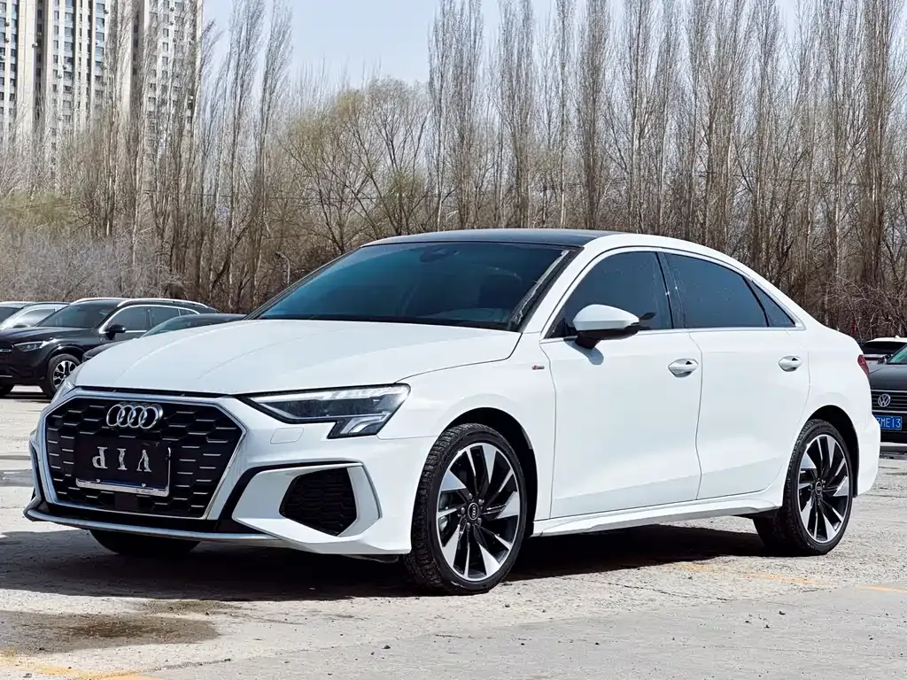 Audi A3 — фото 1