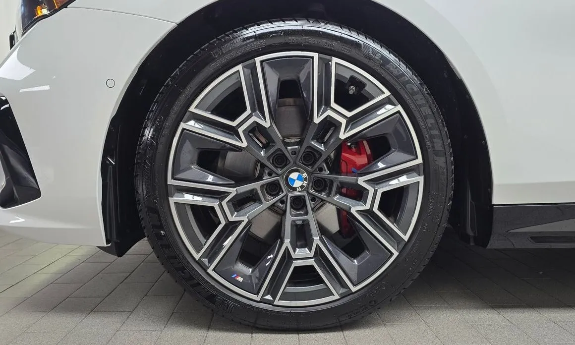BMW 5-Series 2026 из KR, фото 9