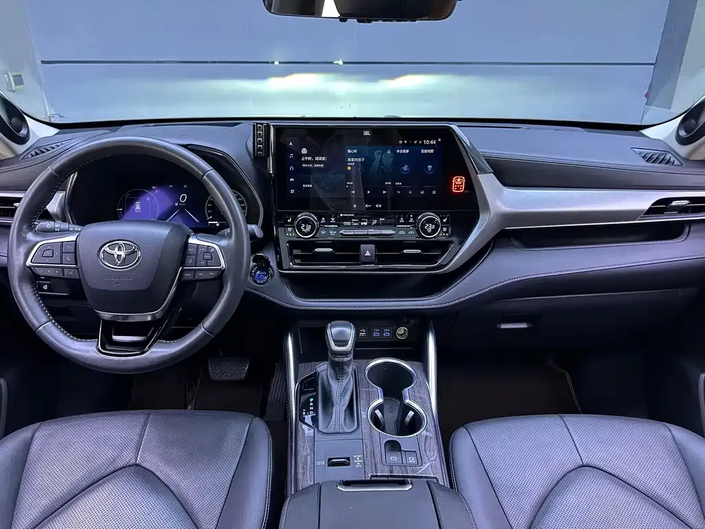 Toyota Highlander — фото 5