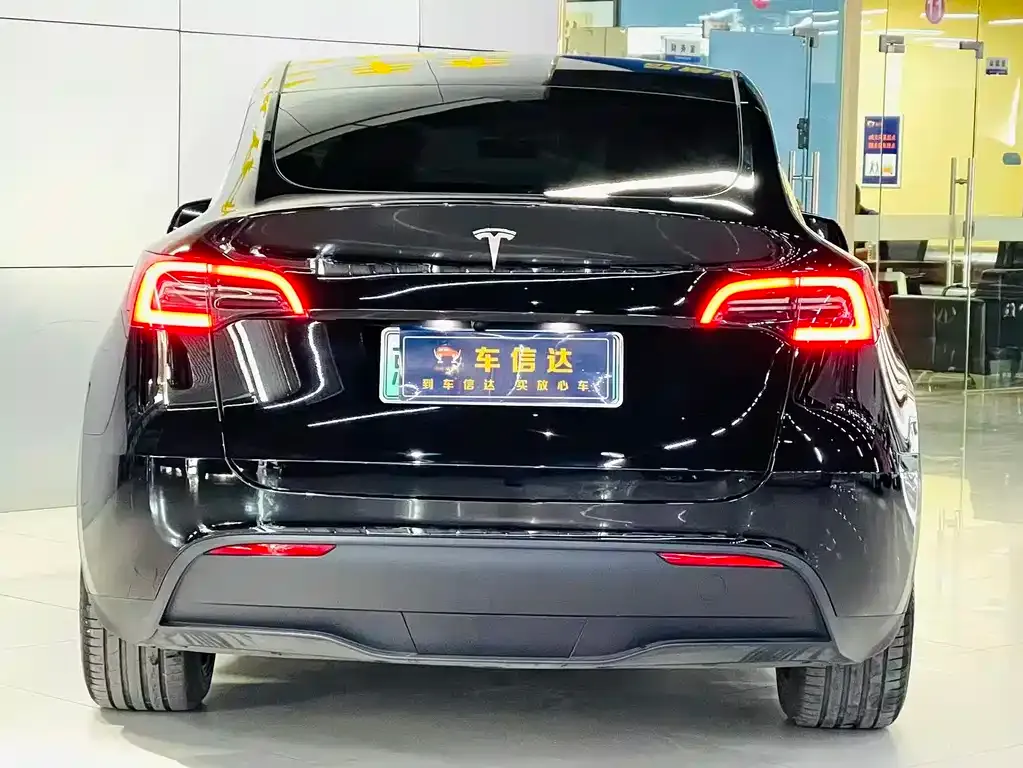 Tesla Model Y — фото 7