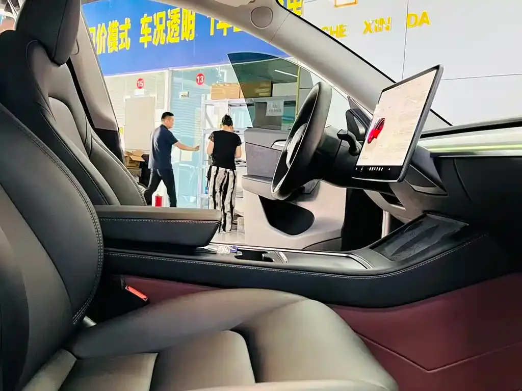 Tesla Model Y — фото 4