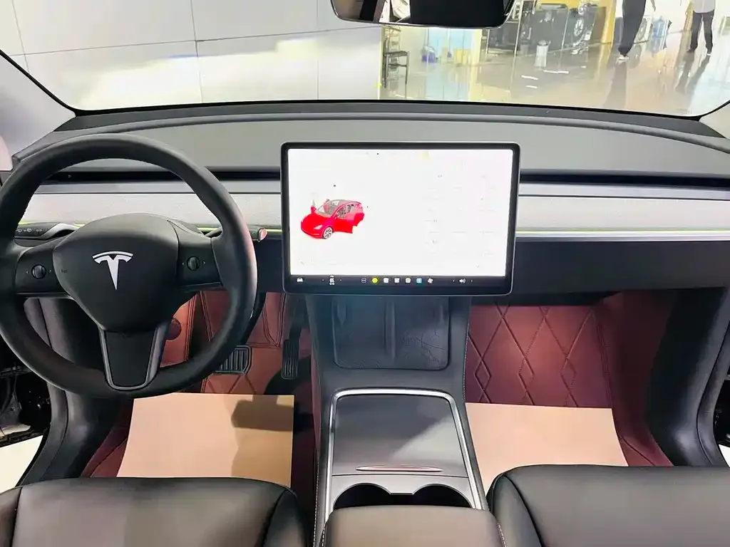 Tesla Model Y — фото 2