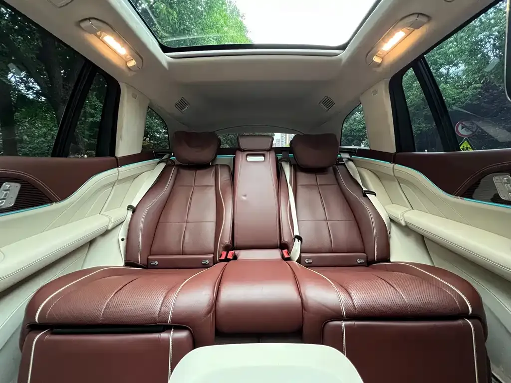 Mercedes-Benz GLS — фото 6