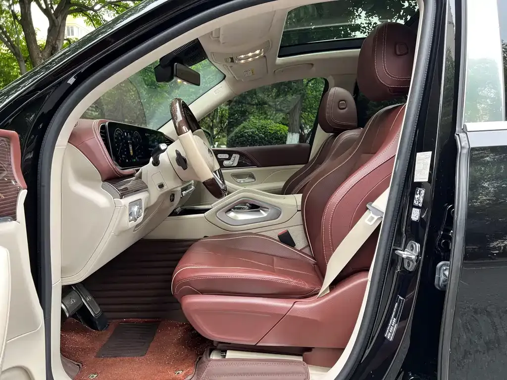 Mercedes-Benz GLS — фото 9