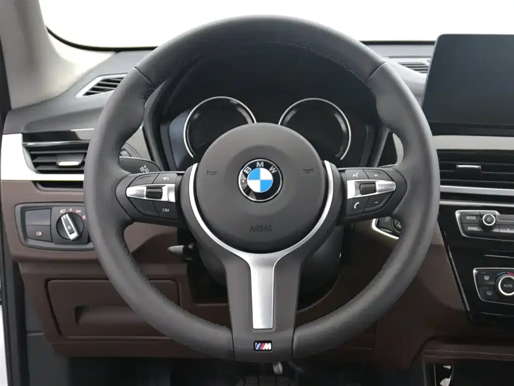 BMW X1 — фото 3