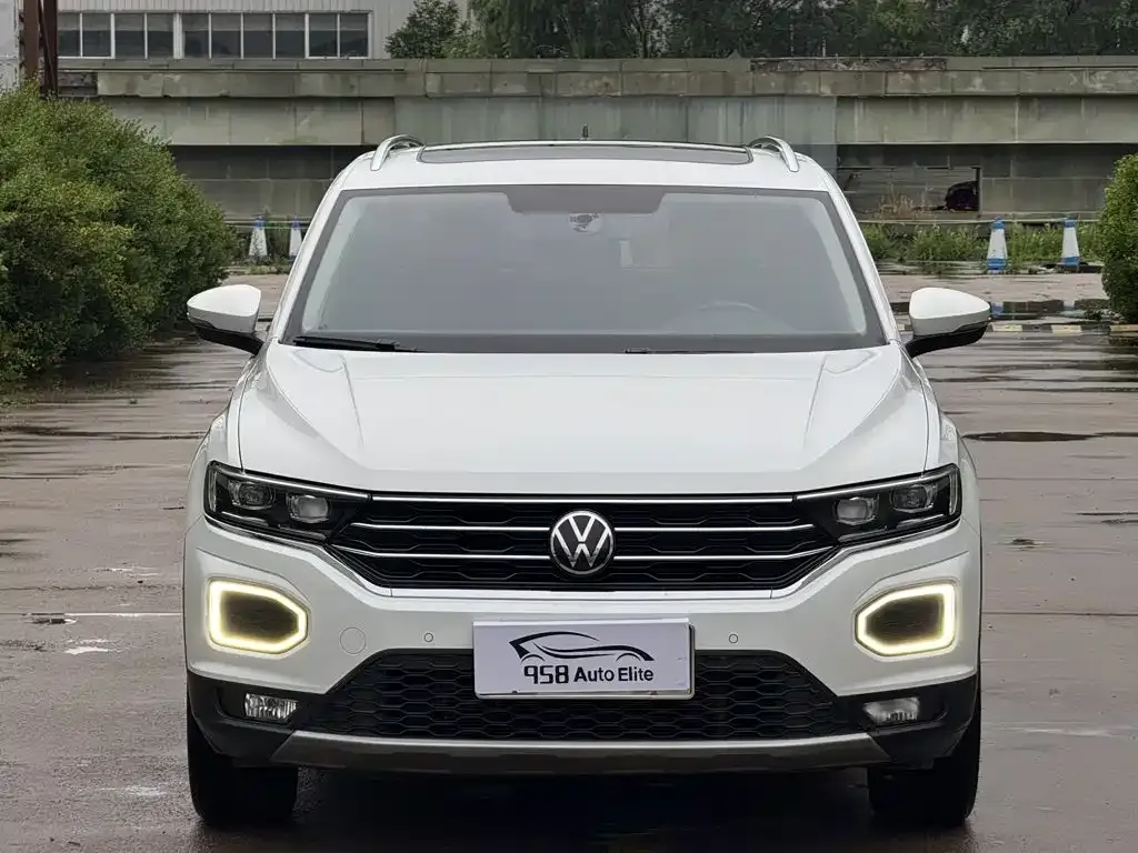 Volkswagen T-Roc — фото 10