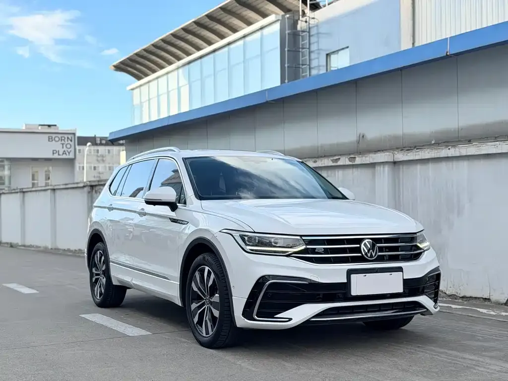 Volkswagen Tiguan L — фото 5